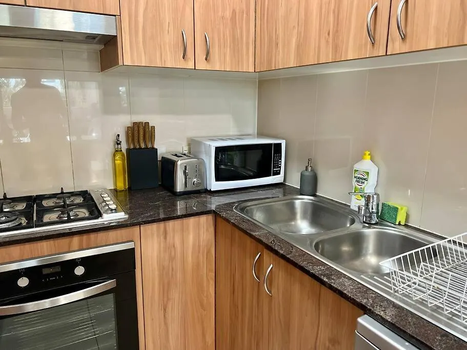 2-Bed Acropol Apartment With Balcony & Parking Brisbane
