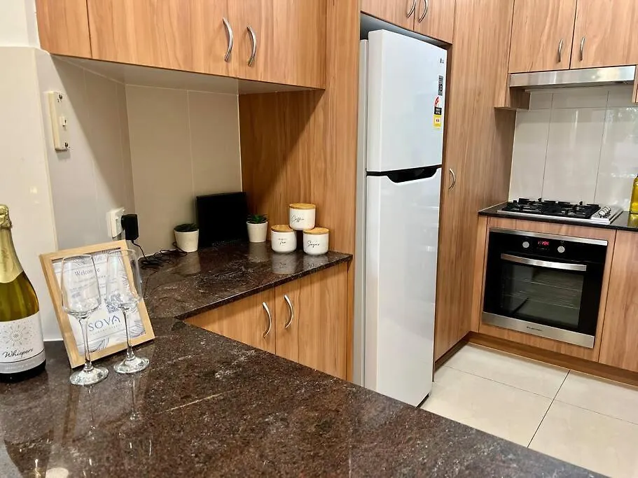 2-Bed Acropol Apartment With Balcony & Parking Brisbane 0*,